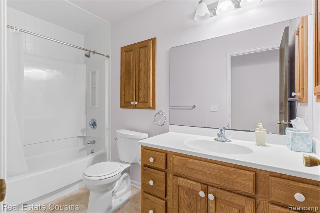 8028 Ore Knob Drive, Fenton, MI 48430 — Photo 27