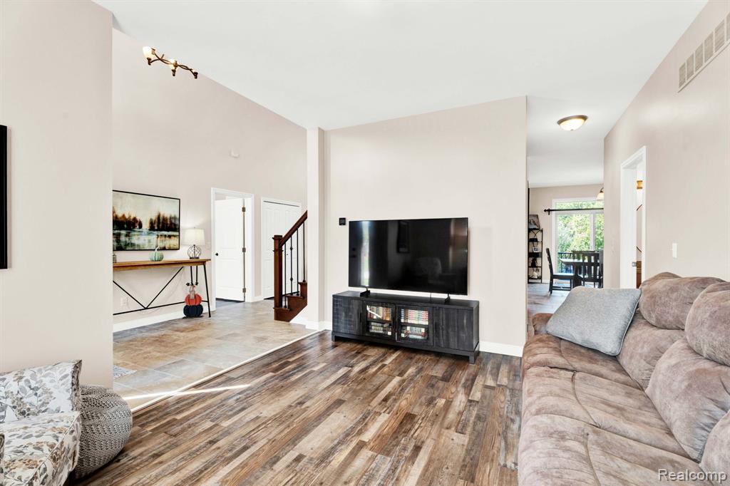 50093 Oakbrooke Drive, New Baltimore, MI 48047 — Photo 11