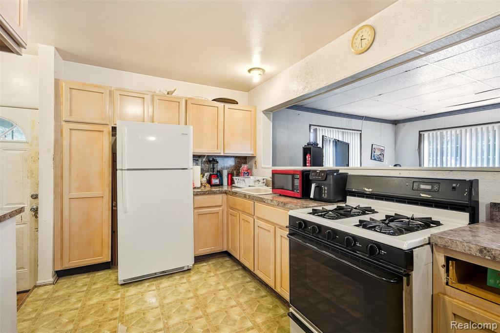 12130 Bloom Street, Detroit, MI 48212 — Photo 9