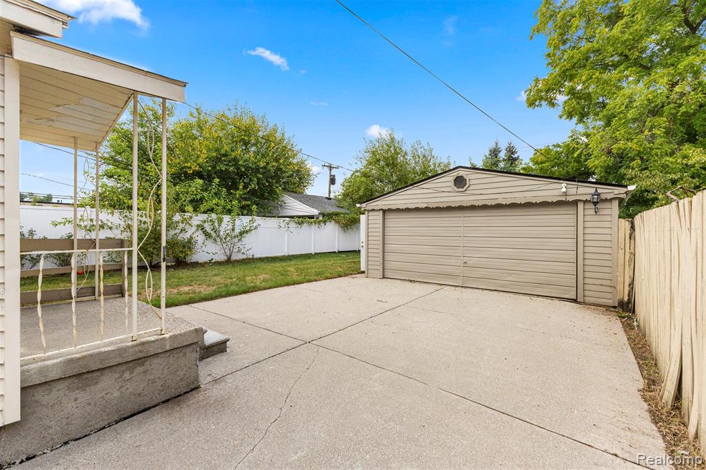 5655 Robindale Avenue, Dearborn Heights, MI 48127 — Photo 19