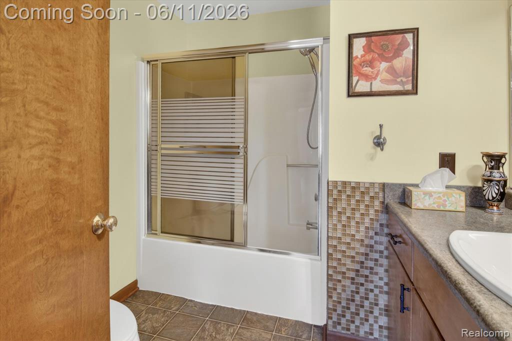 15125 Churchill Street, Southgate, MI 48195 — Photo 17