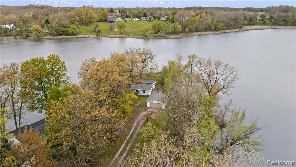 3332 Horrell Court, Fenton, MI 48430 — Photo 2