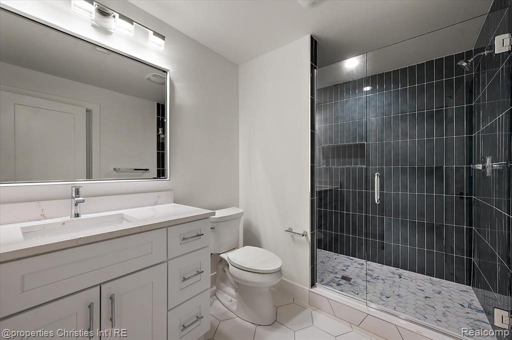 4217 Mankato Avenue, Birmingham, MI 48073 — Photo 57