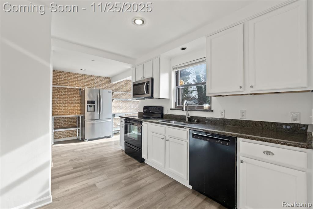 13111 Nadine Avenue, Huntington Woods, MI — Photo 10
