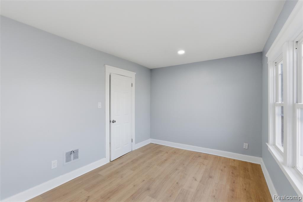 517 W Hollywood, Highland Park, MI 48203 — Photo 12