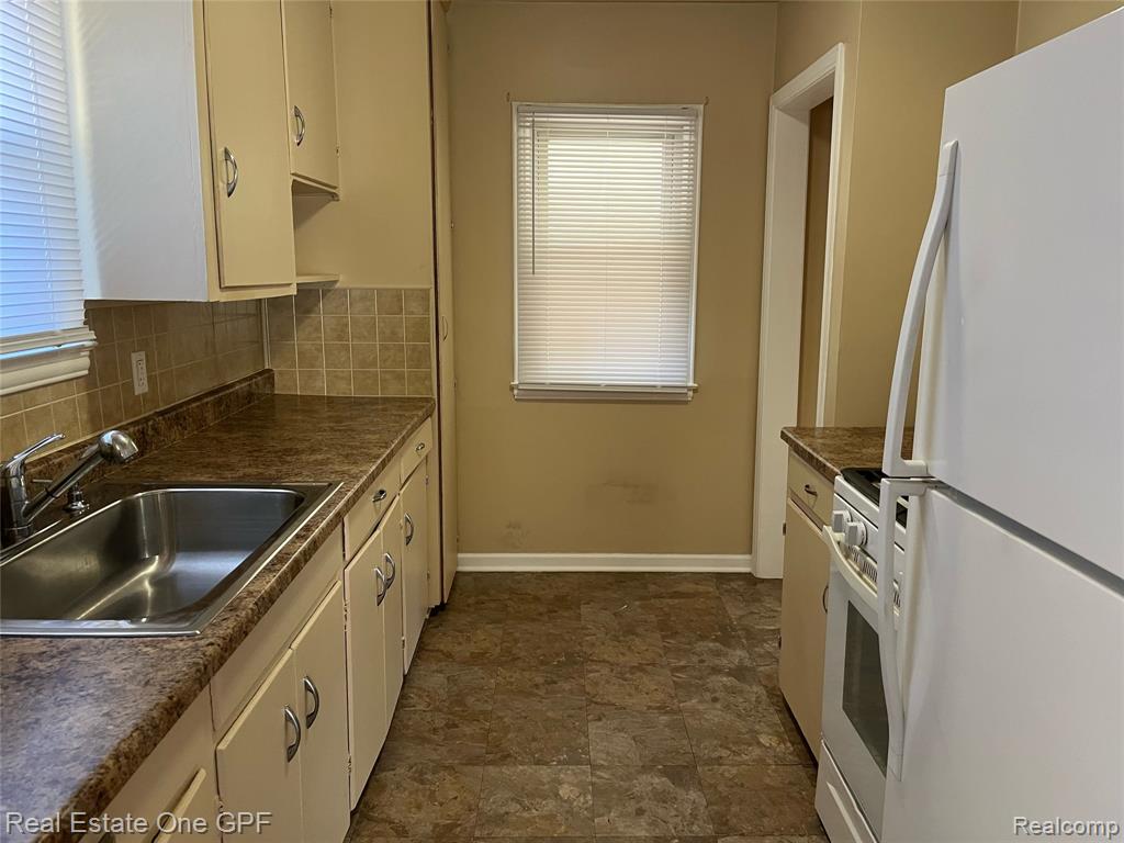 7580 WOOD Avenue, Warren, MI 48091 — Photo 4