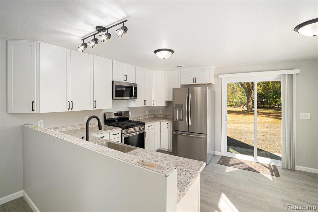 105 S Comstock Street, Corunna, MI 48817 — Photo 9