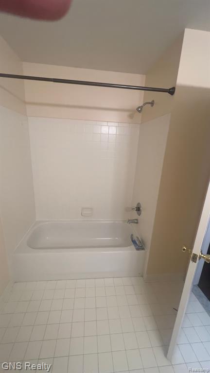 45544 WARWICK Drive, Macomb, MI 48044 — Photo 15