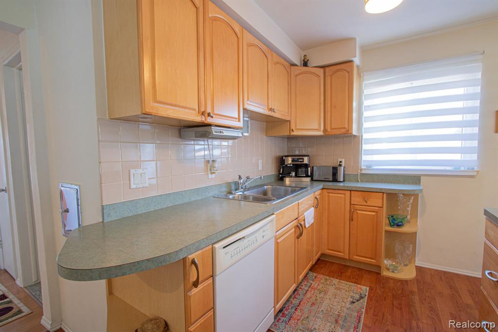 25125 CAMPBELL Avenue, Warren, MI 48089 — Photo 6