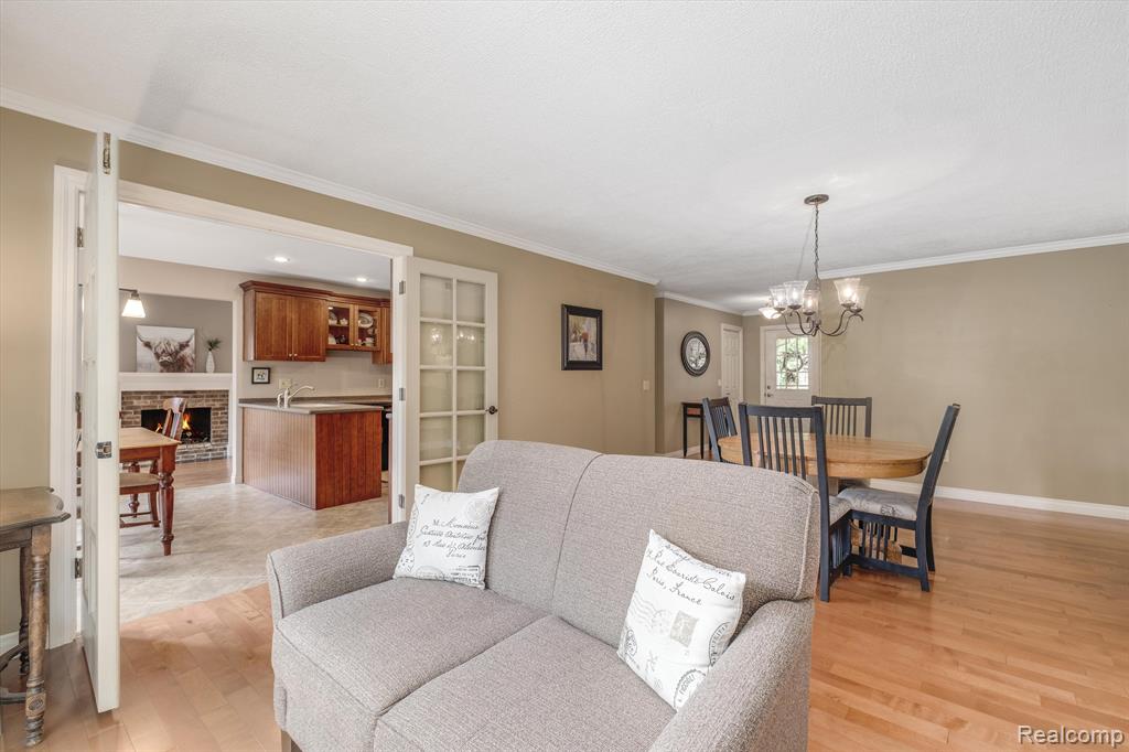719 TEN POINT Drive, Rochester Hills, MI 48309 — Photo 12