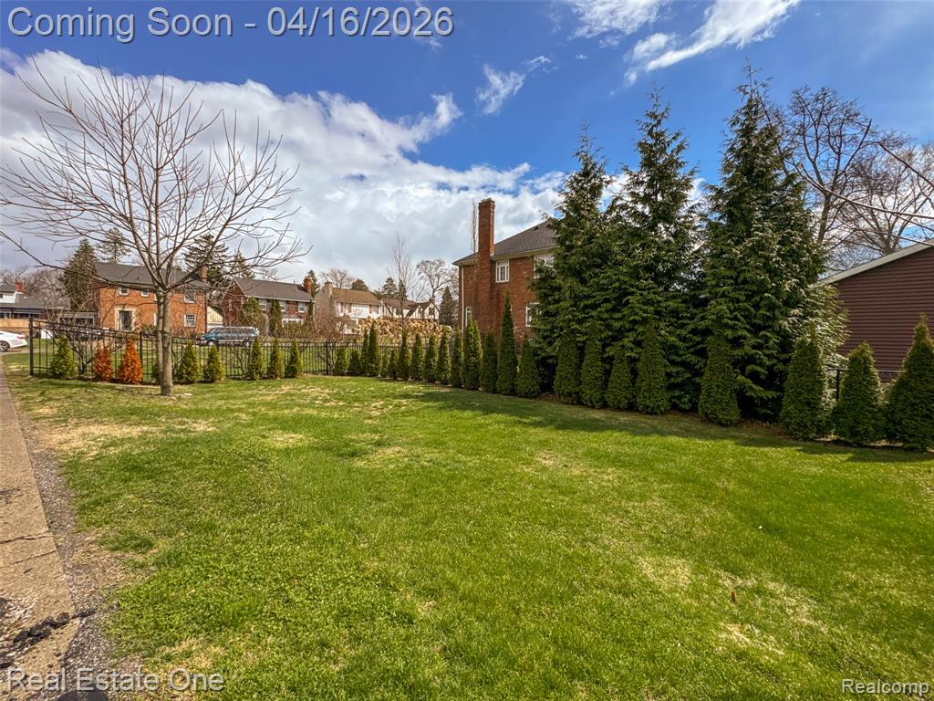 486 W Iroquois Road, Pontiac, MI 48341 — Photo 43