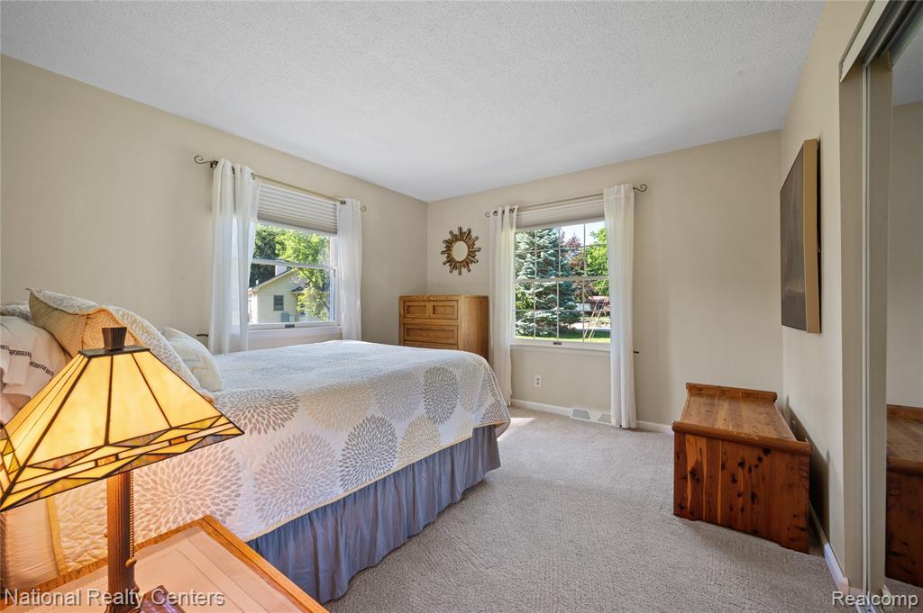16 Lakeridge Drive, Adrian, MI 49221 — Photo 9