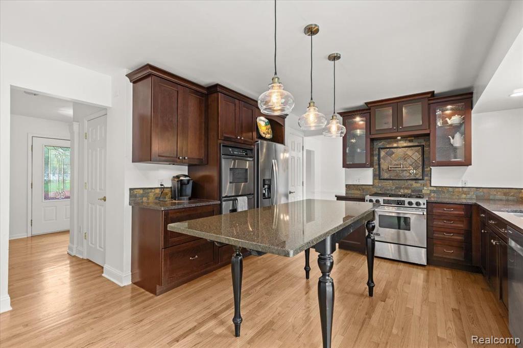 45273 Yorkshire Drive, Novi, MI — Photo 14