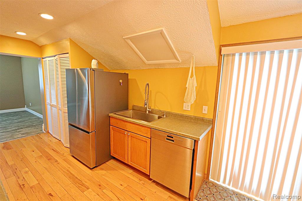 412 E Shore Drive, Whitmore Lake, MI 48189 — Photo 28