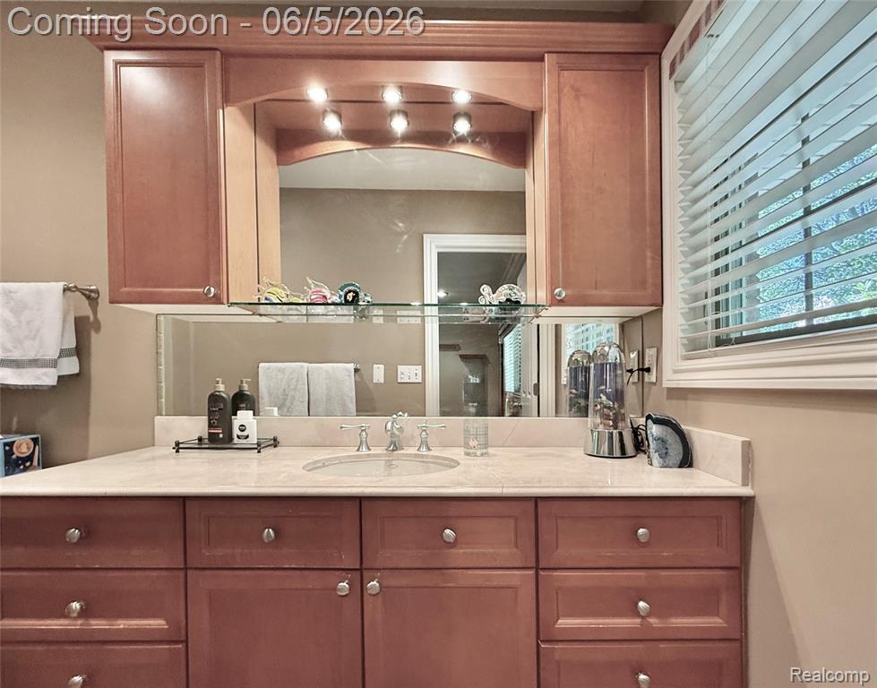 19141 Warwick Street, Franklin, MI 48025 — Photo 25