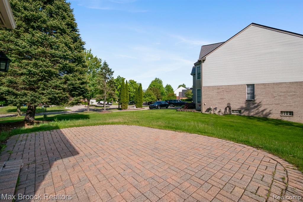 7657 Windgate Circle, West Bloomfield, MI 48323 — Photo 7
