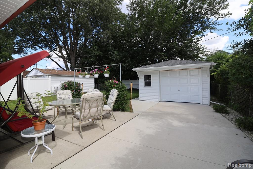6840 N Silvery Lane, Dearborn Heights, MI 48127 — Photo 44