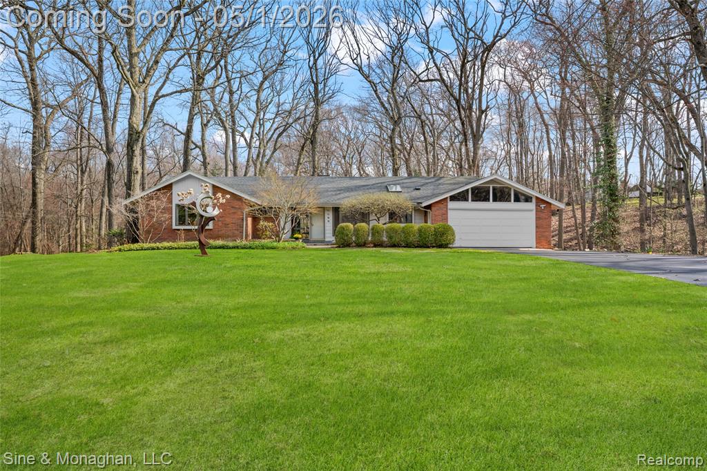 1466 Sodon Court, Bloomfield Hills, MI 48302 — front exterior