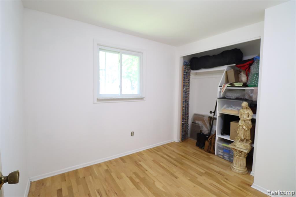 9360 Gale Road, Goodrich Vlg, MI — Photo 17