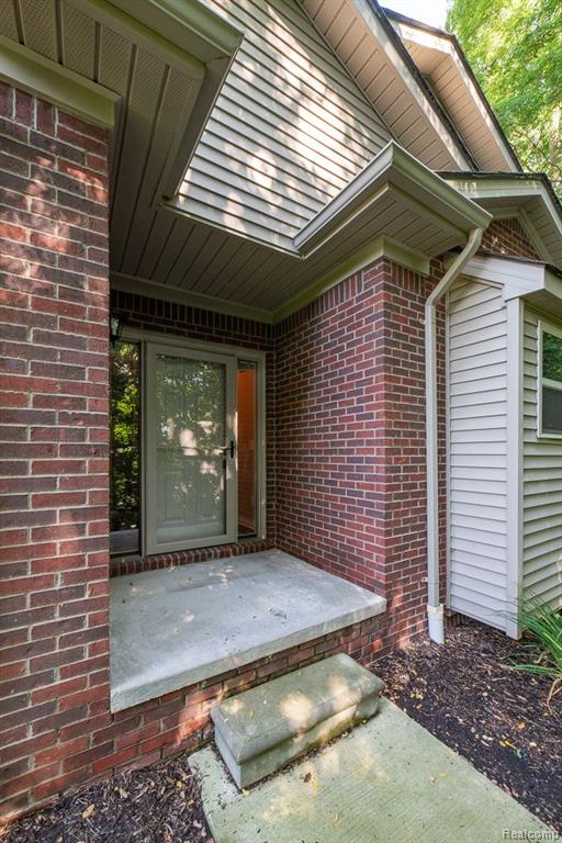 9546 KINGSWAY Circle, Clarkston, MI 48348 — Photo 58