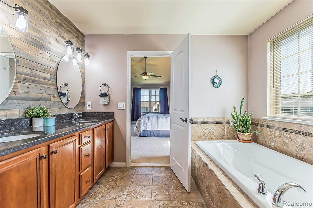 58740 Carriage Lane, South Lyon, MI 48178 — Photo 17