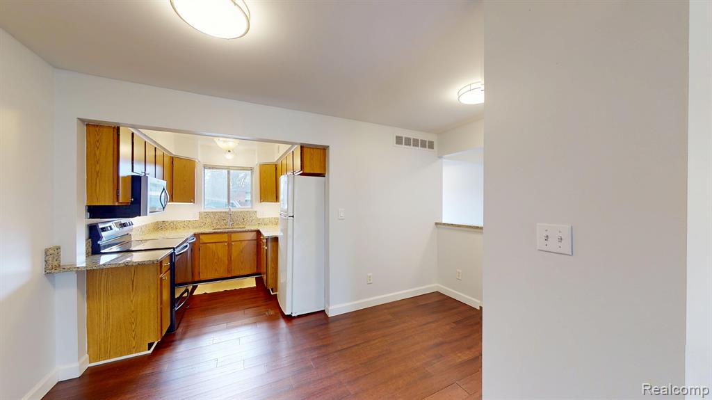 42580 Plymouth Hollow Drive, Plymouth, MI 48170 — Photo 10