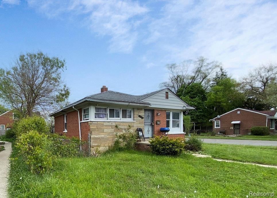 15300 W Chicago Street, Detroit, MI 48228 — Photo 2