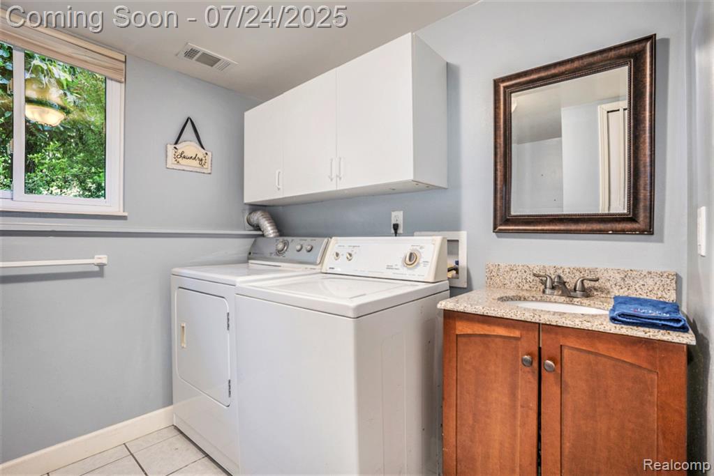 5216 Birchcrest Drive, Swartz Creek, MI 48473 — Photo 15