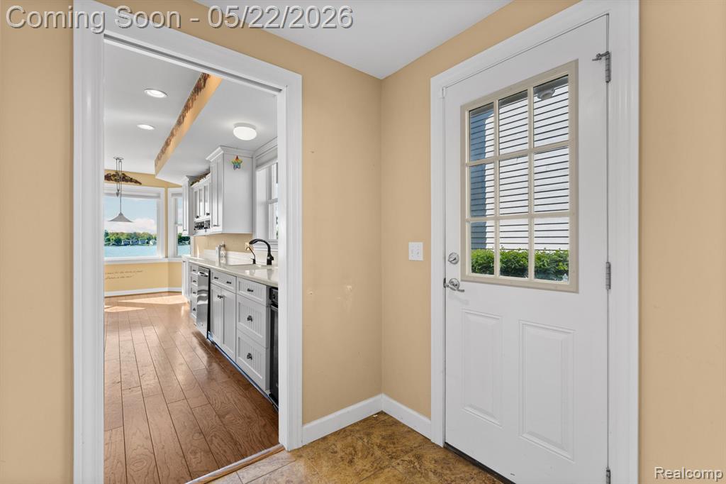 9350 Silverside, South Lyon, MI 48178 — Photo 17
