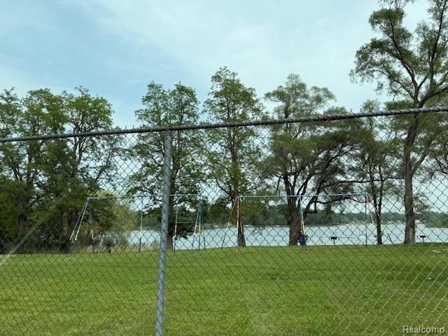 5496 Elizabeth Lake Road, Waterford, MI 48327 — Photo 36