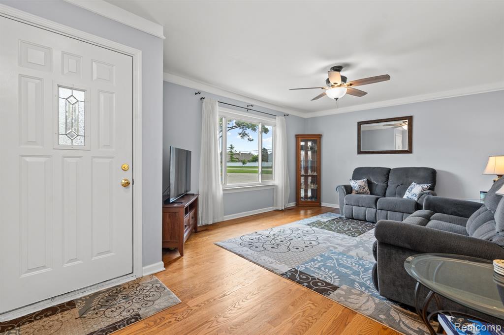 43057 Bond Court, Sterling Heights, MI 48313 — Photo 28