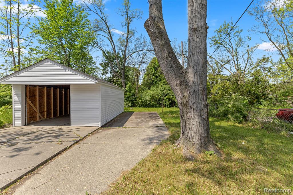 9213 Stout Street, Detroit, MI 48228 — Photo 32