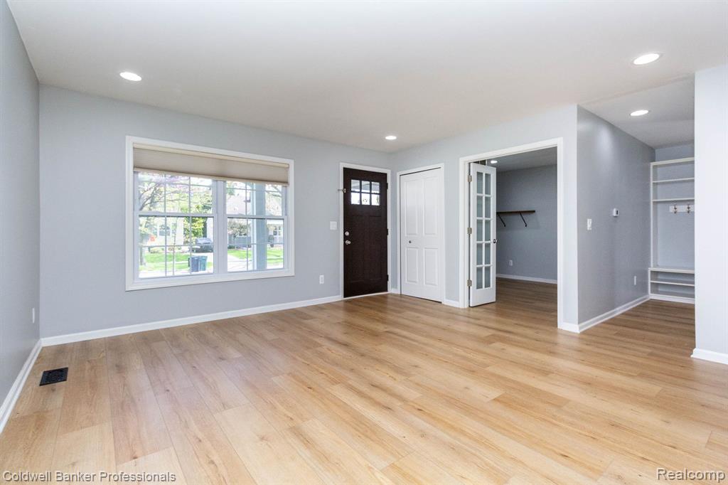 829 N Dorchester Avenue, Royal Oak, MI 48067 — Photo 10