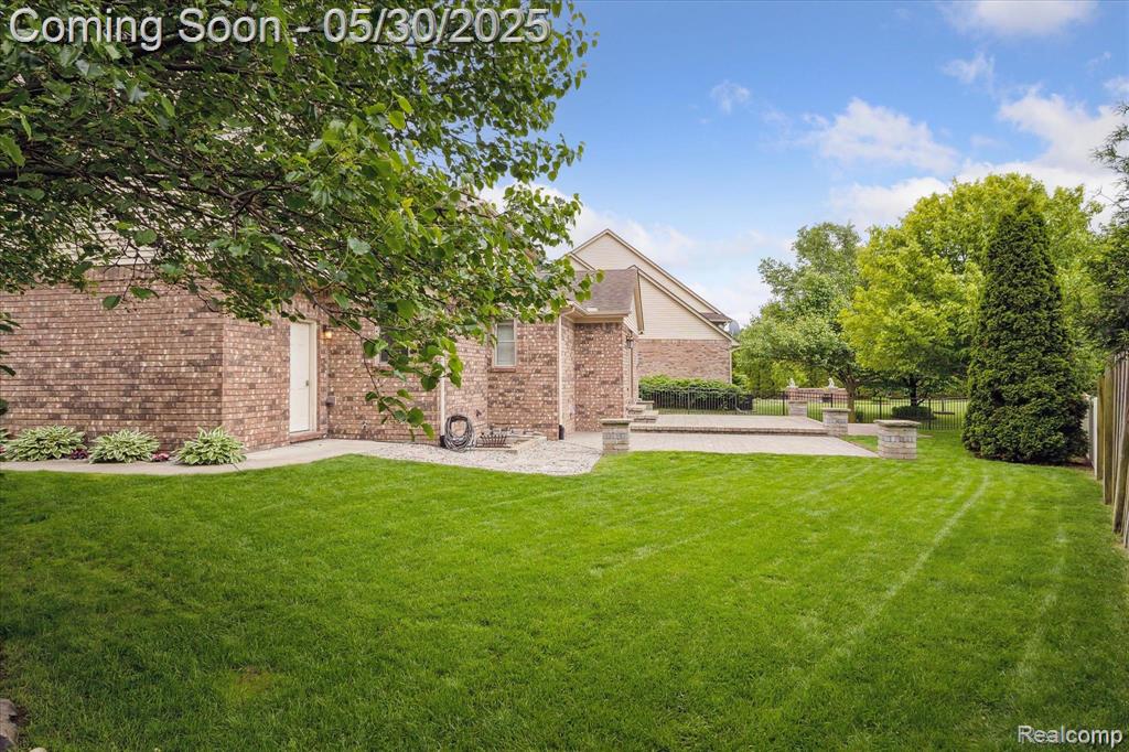 9267 Richfield, Livonia, MI 48150 — Photo 43