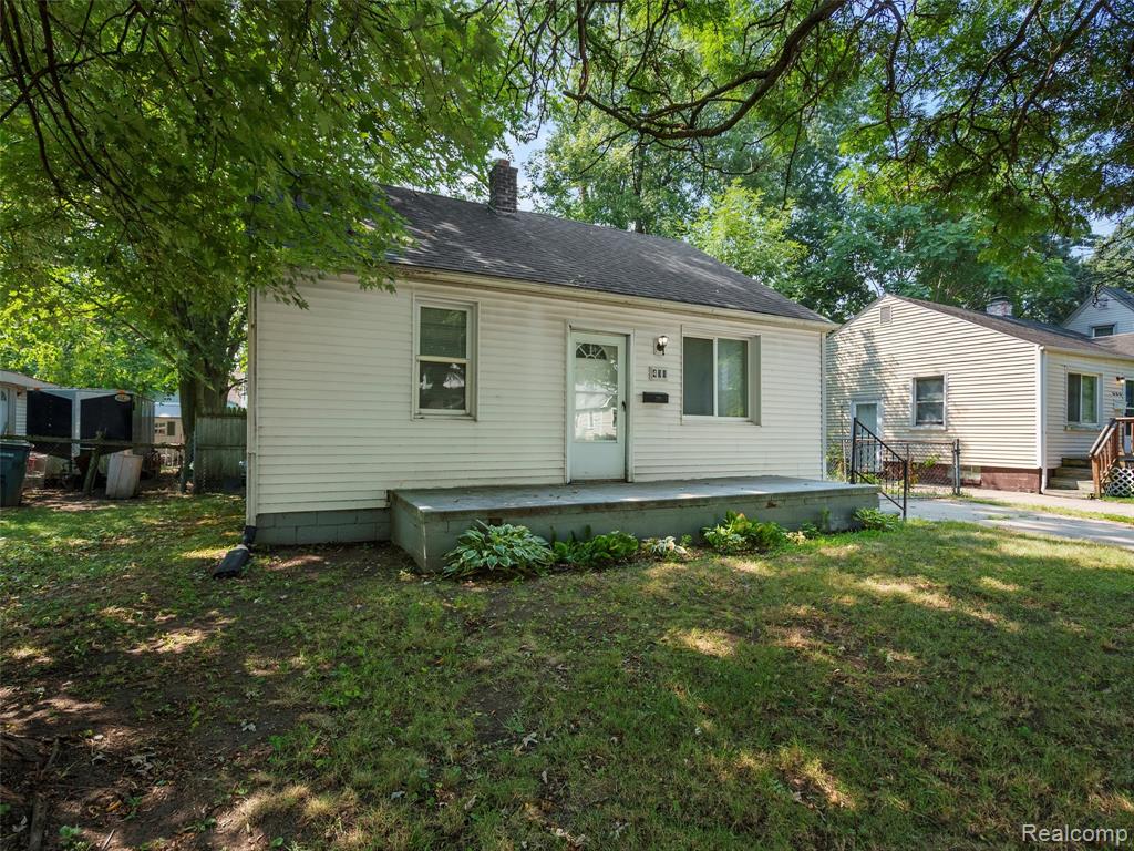 431 W Madge Avenue, Hazel Park, MI 48030 — Photo 2