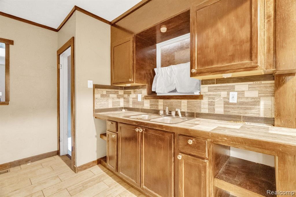 9935 BALFOUR Road, Detroit, MI 48224 — Photo 16