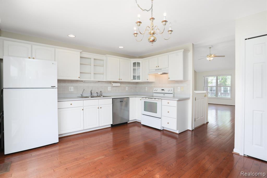 485 NEWCASTLE Lane, Romeo, MI 48065 — Photo 10