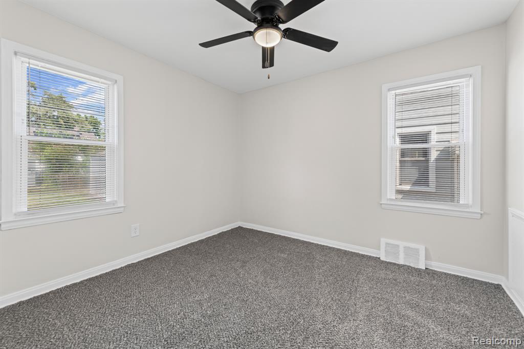 582 Mill Street, Lincoln Park, MI 48146 — Photo 14