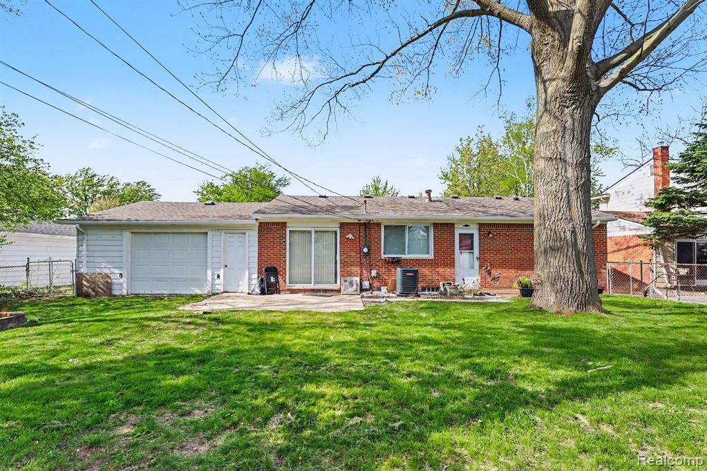 8532 Alwardt Drive, Sterling Heights, MI 48313 — Photo 25