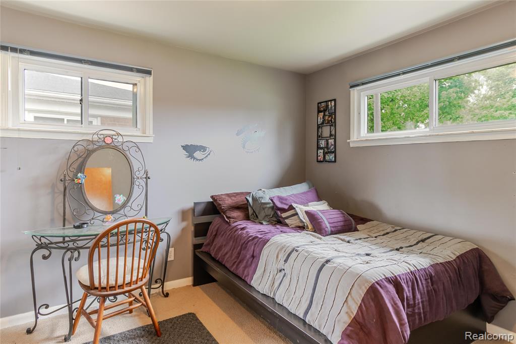 534 Henry Ruff Road, Garden City, MI — Photo 15