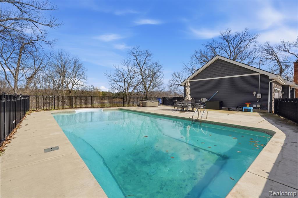 2929 Acorn Lane, Howell, MI 48843 — Photo 32