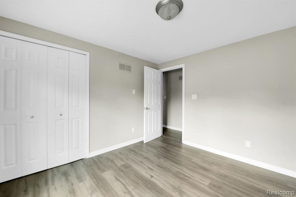 8232 KARAM Boulevard, 4, Warren, MI 48093 — Photo 12