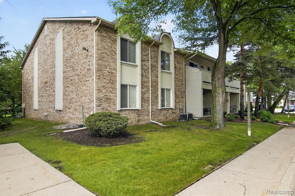 2037 E Franklin Drive, Canton, MI 48187 — Photo 3