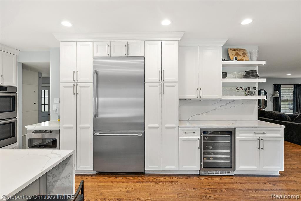 61 Lochmoor Boulevard, Grosse Pointe Shores, MI 48236 — Photo 16