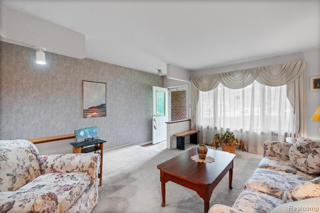 439 Windmill Point Drive, Flushing, MI 48433 — Photo 17