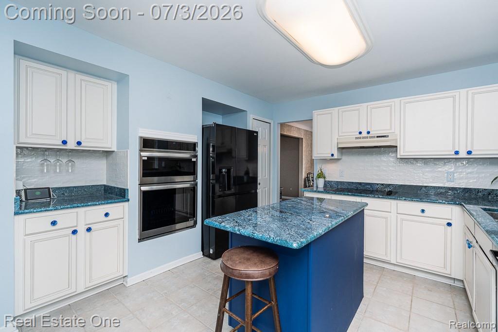 6489 Shoreline Drive, Troy, MI 48085 — Photo 11