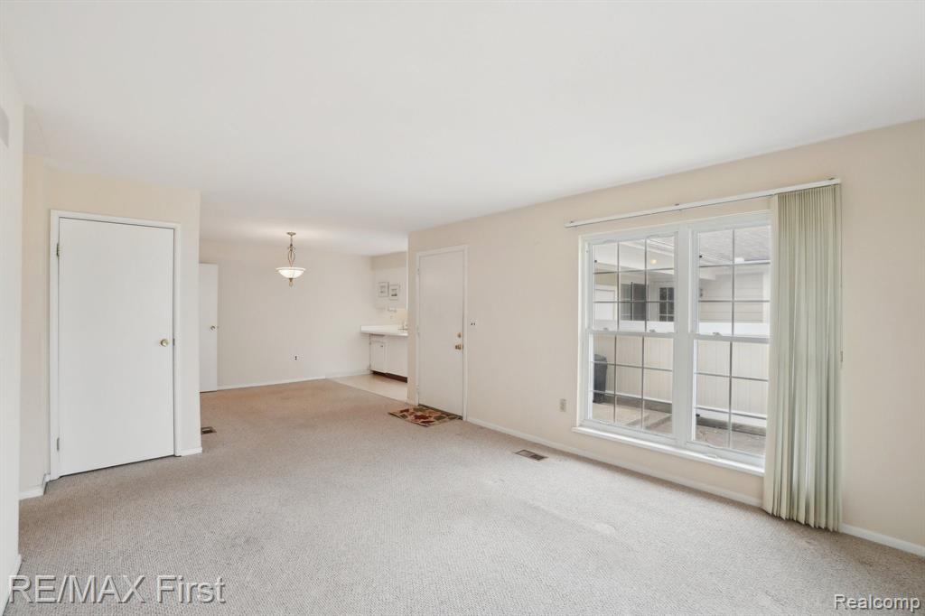 22768 RENFORD Street, Novi, MI — Photo 4