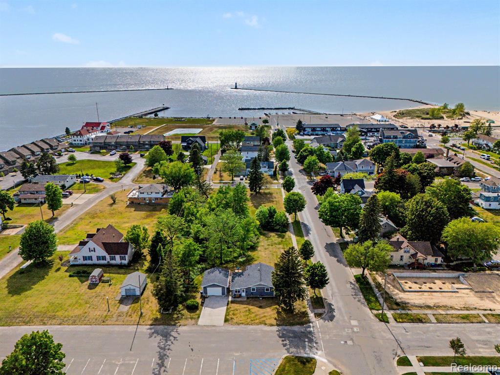 701 W Loomis Street, Ludington, MI 49431 — Photo 43