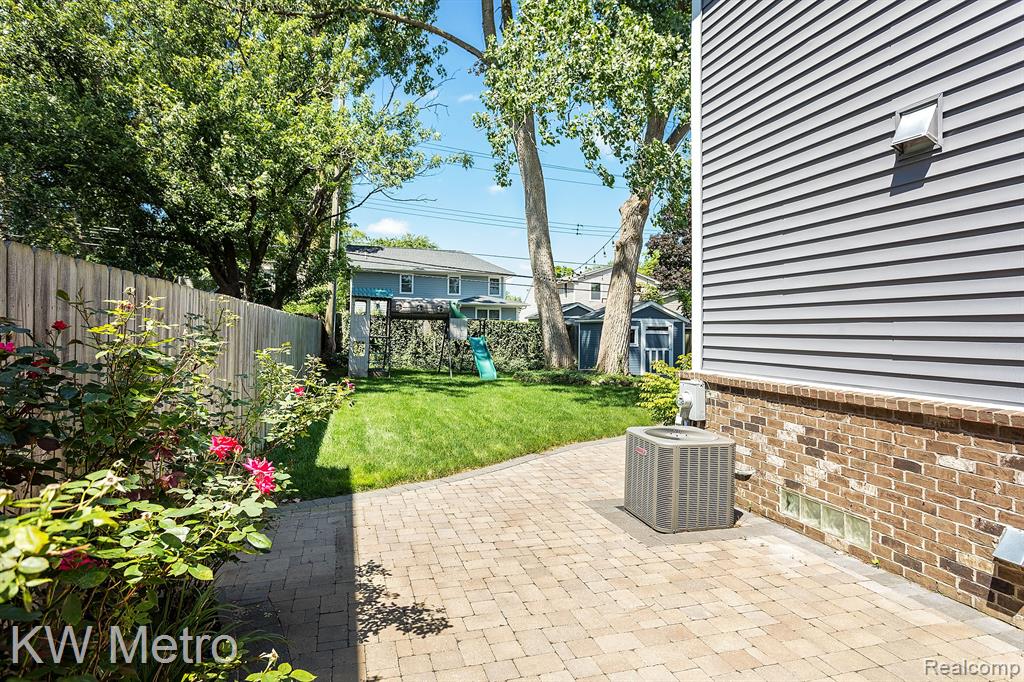 602 CHERRY Avenue, Royal Oak, MI 48073 — Photo 57