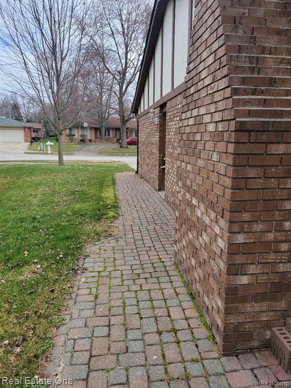 6927 Northpoint Drive, Troy, MI 48085 — Photo 7